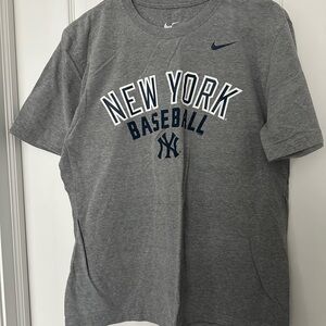 Nike Mens Gray New York Yankees Baseball Tee